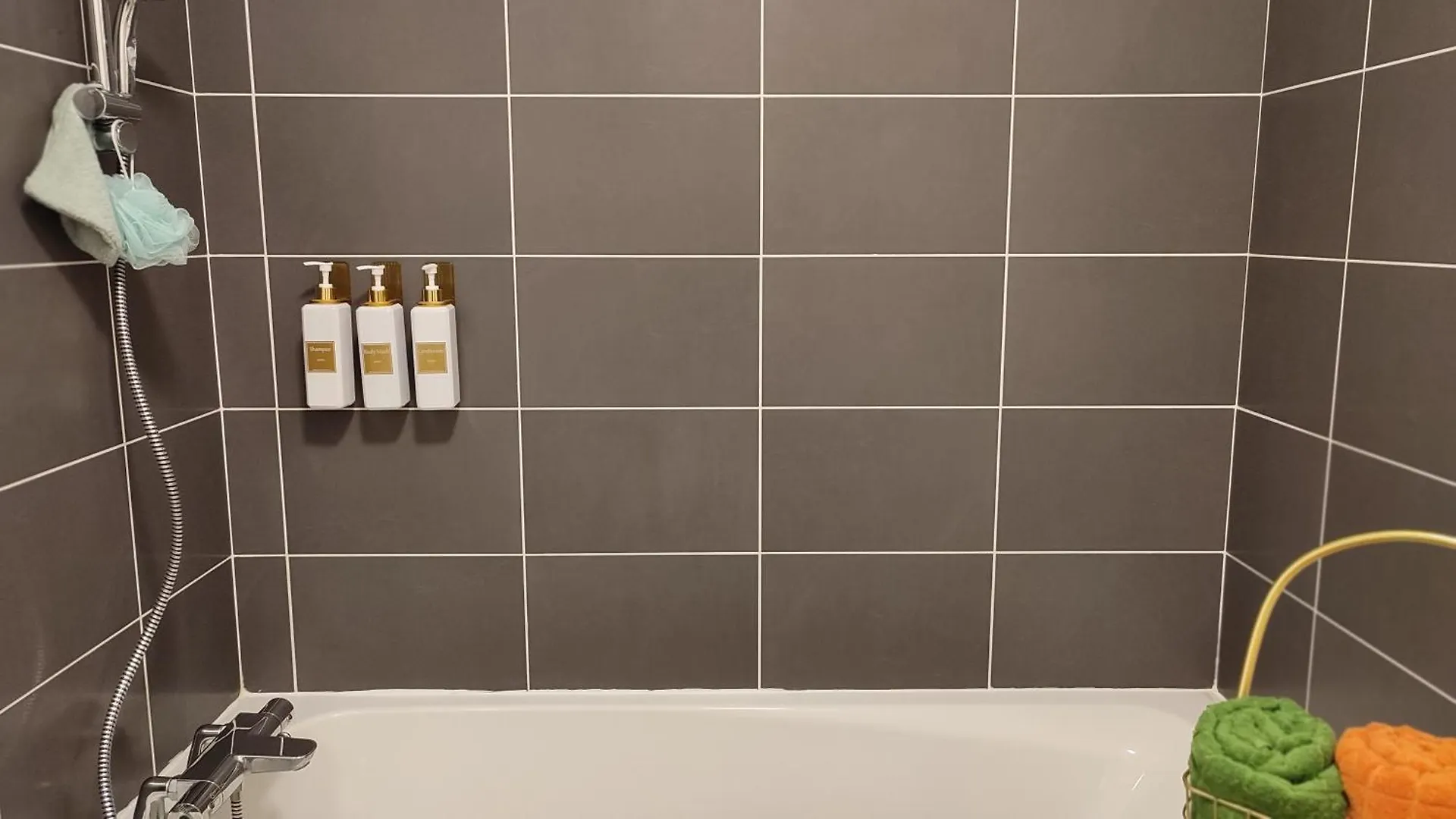 Appartement Escal'Home Appart Design Au Pied De L'Aeroport, Parkings Blagnac